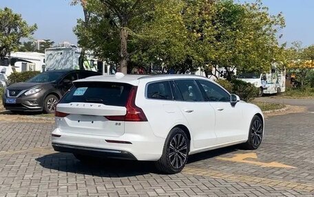 Volvo V60 II, 2024 год, 4 650 000 рублей, 6 фотография