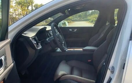 Volvo V60 II, 2024 год, 4 650 000 рублей, 9 фотография