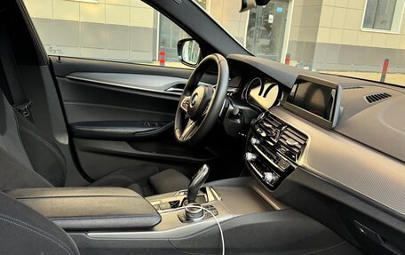 BMW 5 серия, 2018 год, 2 740 000 рублей, 10 фотография