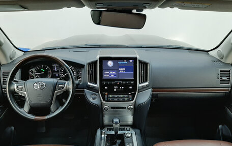 Toyota Land Cruiser 200, 2016 год, 5 350 000 рублей, 9 фотография