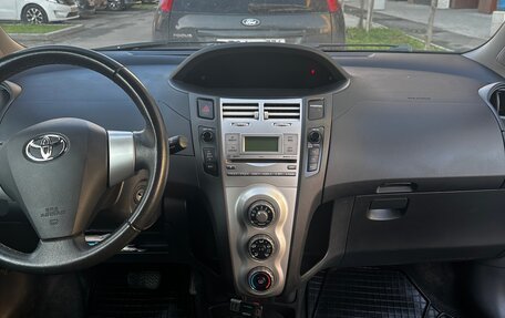 Toyota Yaris III рестайлинг, 2008 год, 690 000 рублей, 8 фотография