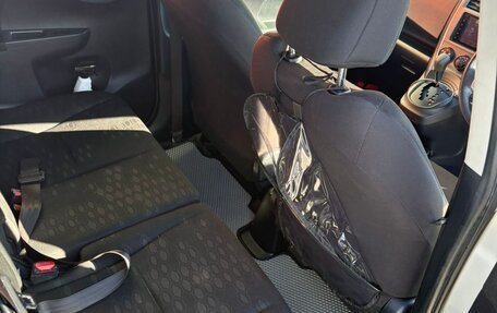Toyota Ractis II, 2011 год, 825 000 рублей, 8 фотография