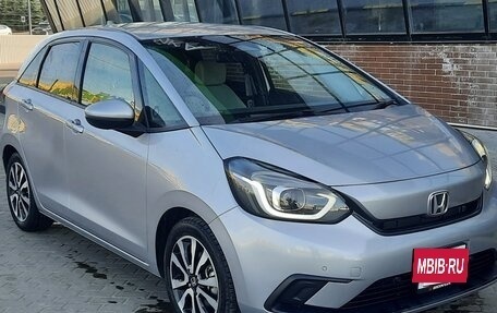 Honda Fit, 2020 год, 1 700 000 рублей, 3 фотография