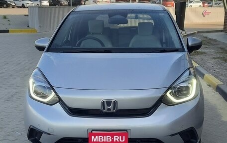 Honda Fit, 2020 год, 1 700 000 рублей, 2 фотография