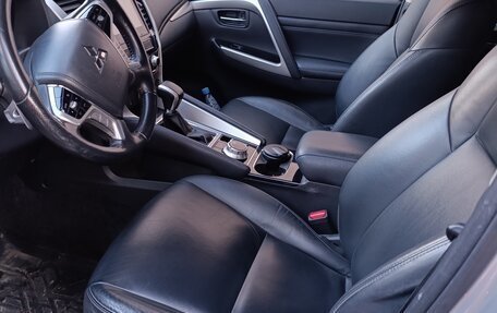 Mitsubishi Pajero Sport III рестайлинг, 2021 год, 3 400 000 рублей, 3 фотография