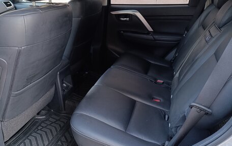 Mitsubishi Pajero Sport III рестайлинг, 2021 год, 3 400 000 рублей, 7 фотография