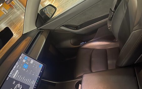 Tesla Model Y I, 2021 год, 4 300 000 рублей, 13 фотография
