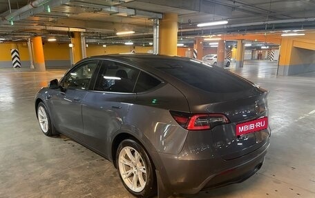 Tesla Model Y I, 2021 год, 4 300 000 рублей, 5 фотография