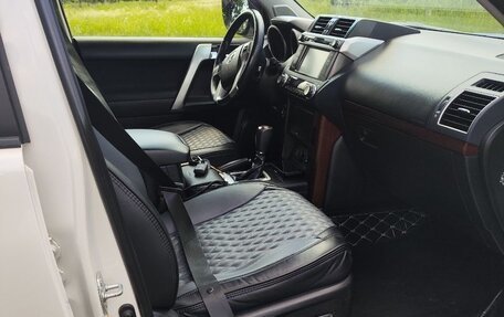 Toyota Land Cruiser Prado 150 рестайлинг 2, 2016 год, 3 900 000 рублей, 6 фотография