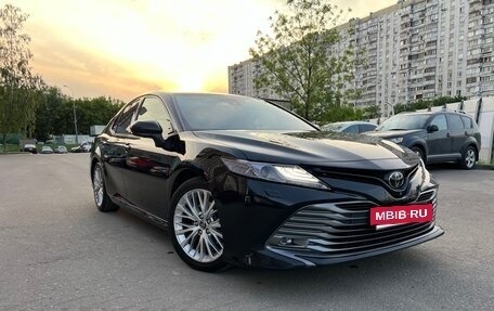 Toyota Camry, 2018 год, 3 100 000 рублей, 2 фотография