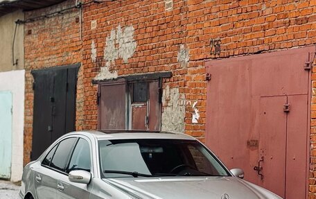 Mercedes-Benz E-Класс, 2002 год, 680 000 рублей, 2 фотография