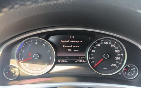 Volkswagen Touareg III, 2015 год, 3 300 000 рублей, 14 фотография
