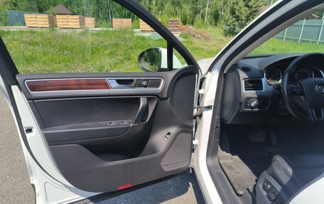 Volkswagen Touareg III, 2015 год, 3 300 000 рублей, 11 фотография