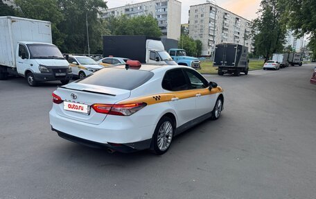 Toyota Camry, 2021 год, 2 800 000 рублей, 6 фотография