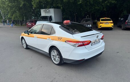 Toyota Camry, 2021 год, 2 800 000 рублей, 8 фотография