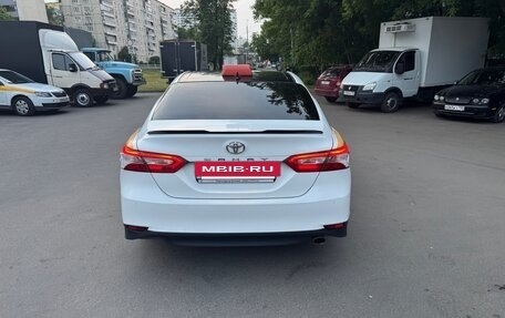 Toyota Camry, 2021 год, 2 800 000 рублей, 7 фотография