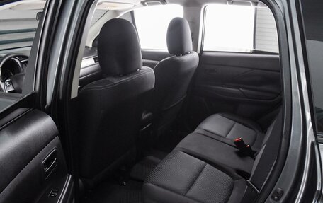 Mitsubishi Outlander III рестайлинг 3, 2015 год, 1 419 000 рублей, 11 фотография