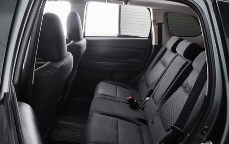 Mitsubishi Outlander III рестайлинг 3, 2015 год, 1 419 000 рублей, 9 фотография
