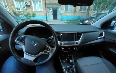 Hyundai Solaris II рестайлинг, 2017 год, 1 300 000 рублей, 10 фотография