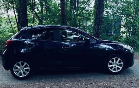 Mazda Demio IV, 2014 год, 1 300 000 рублей, 8 фотография