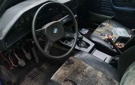 BMW 5 серия, 1981 год, 130 000 рублей, 8 фотография