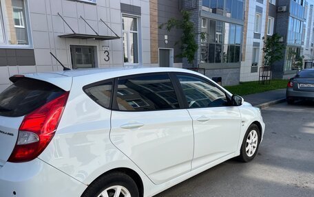Hyundai Solaris II рестайлинг, 2014 год, 850 000 рублей, 3 фотография