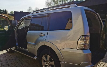 Mitsubishi Pajero IV, 2011 год, 1 700 000 рублей, 3 фотография