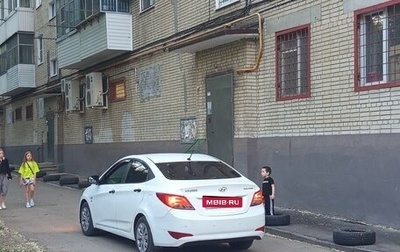 Hyundai Solaris II рестайлинг, 2015 год, 650 000 рублей, 1 фотография