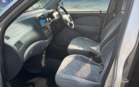 Toyota Raum I, 2000 год, 520 000 рублей, 1 фотография