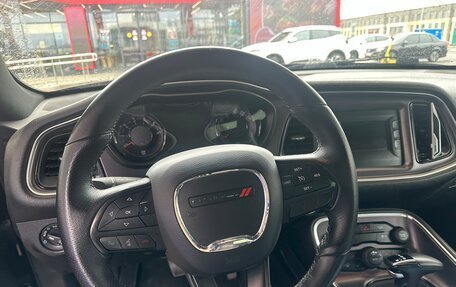 Dodge Challenger III рестайлинг 2, 2017 год, 2 900 000 рублей, 11 фотография