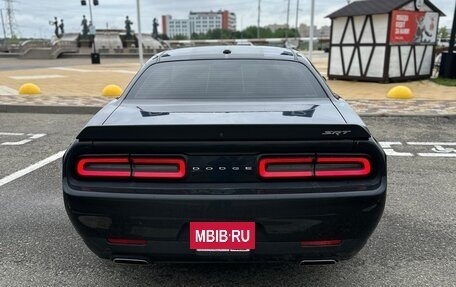 Dodge Challenger III рестайлинг 2, 2017 год, 2 900 000 рублей, 5 фотография