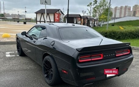 Dodge Challenger III рестайлинг 2, 2017 год, 2 900 000 рублей, 4 фотография