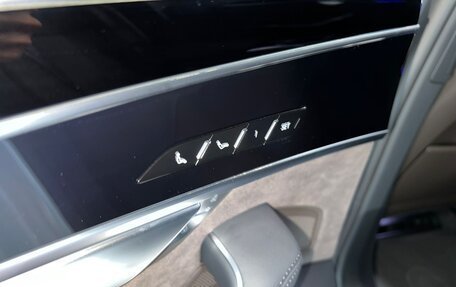 Audi A8, 2023 год, 11 000 000 рублей, 7 фотография