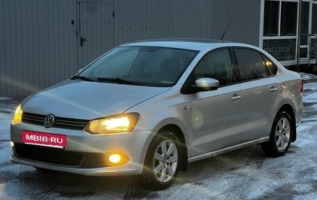 Volkswagen Polo VI (EU Market), 2012 год, 695 000 рублей, 2 фотография