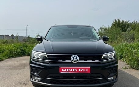 Volkswagen Tiguan II, 2018 год, 2 100 000 рублей, 1 фотография