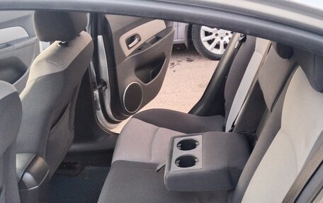 Chevrolet Cruze II, 2010 год, 549 000 рублей, 13 фотография