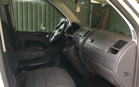 Volkswagen Caravelle T5, 2014 год, 2 100 000 рублей, 18 фотография