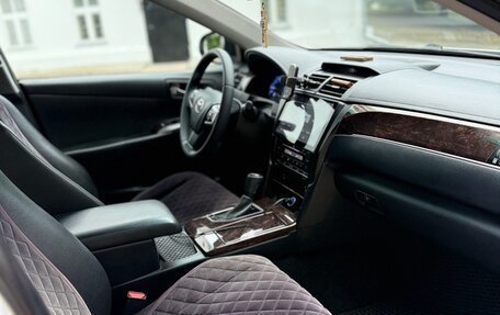 Toyota Camry, 2016 год, 2 300 000 рублей, 13 фотография