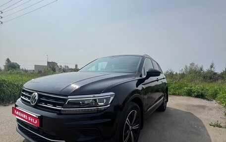 Volkswagen Tiguan II, 2018 год, 2 100 000 рублей, 6 фотография