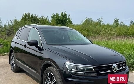 Volkswagen Tiguan II, 2018 год, 2 100 000 рублей, 2 фотография