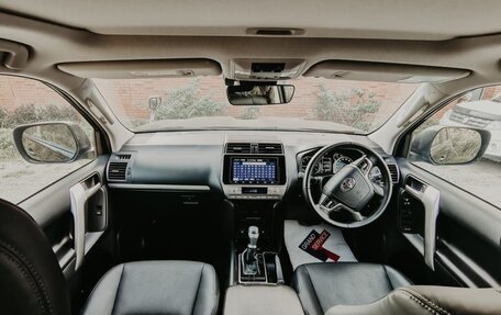 Toyota Land Cruiser Prado 150 рестайлинг 2, 2020 год, 5 500 000 рублей, 3 фотография