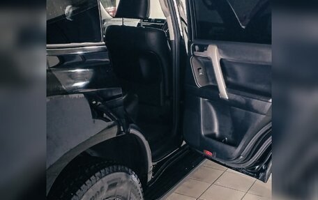 Toyota Land Cruiser Prado 150 рестайлинг 2, 2020 год, 5 500 000 рублей, 5 фотография
