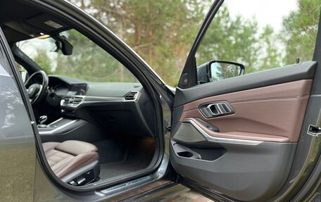 BMW 3 серия, 2019 год, 3 900 000 рублей, 20 фотография