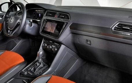 Volkswagen Tiguan II, 2017 год, 3 200 000 рублей, 10 фотография