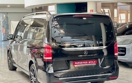 Mercedes-Benz V-Класс, 2018 год, 6 200 000 рублей, 4 фотография