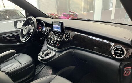 Mercedes-Benz V-Класс, 2018 год, 6 200 000 рублей, 6 фотография