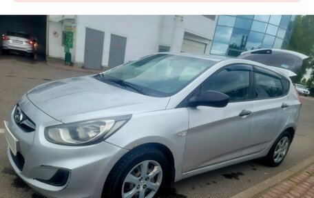 Hyundai Solaris II рестайлинг, 2014 год, 530 000 рублей, 3 фотография