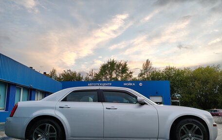 Chrysler 300C II, 2004 год, 900 000 рублей, 9 фотография