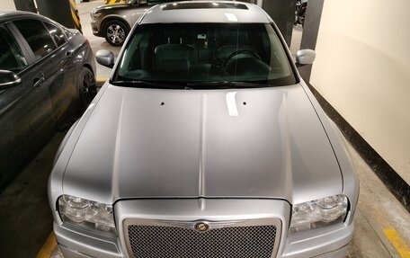 Chrysler 300C II, 2004 год, 900 000 рублей, 2 фотография