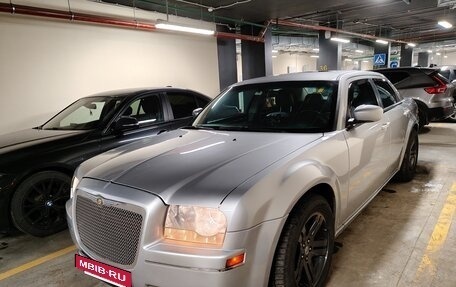 Chrysler 300C II, 2004 год, 900 000 рублей, 5 фотография